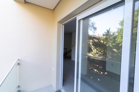 Casa de condomínio para alugar com 180m², 2 quartos e 2 vagasSacada