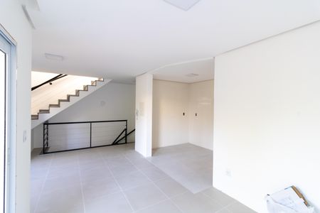 Casa de condomínio para alugar com 180m², 2 quartos e 2 vagasSala