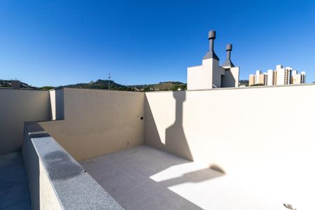 Casa de condomínio para alugar com 180m², 2 quartos e 2 vagasTerraço