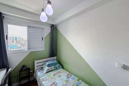 Quarto pequeno com cama simples, janela pequena e iluminação fraca. de apartamento à venda com 3 quartos, 68m² em Vila Independencia, São Paulo