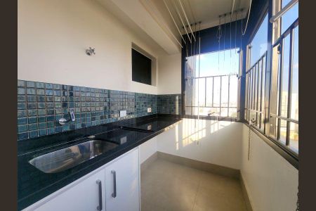 Apartamento à venda com 344m², 6 quartos e 4 vagasCozinha com pia e fog. o, com vista para a cidade.