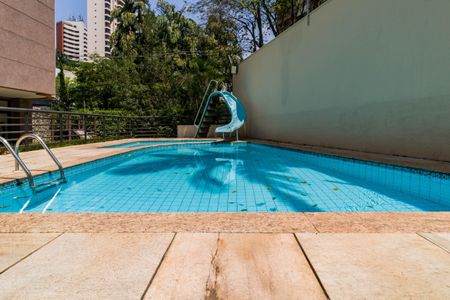 Apartamento para alugar com 155m², 4 quartos e 2 vagasÁrea comum - Piscina