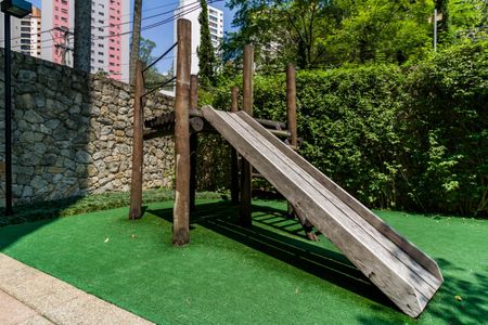 Apartamento para alugar com 155m², 4 quartos e 2 vagasÁrea comum - Playground