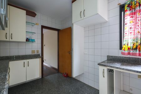 Apartamento para alugar com 155m², 4 quartos e 2 vagasCozinha