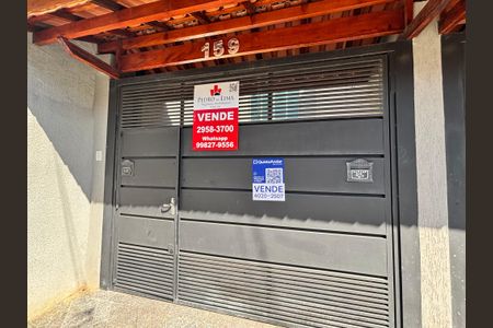 Casa à venda com 95m², 3 quartos e 2 vagasFachada