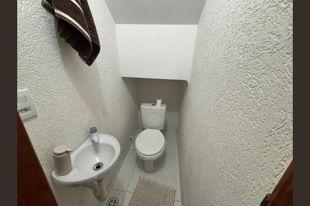 Casa à venda com 95m², 3 quartos e 2 vagasBanheiro