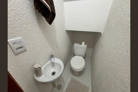 Casa à venda com 95m², 3 quartos e 2 vagasBanheiro