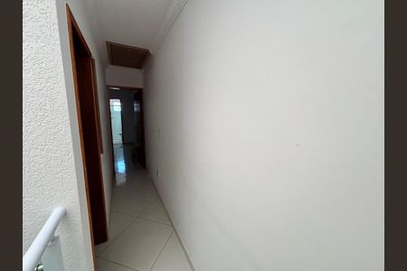 Casa à venda com 95m², 3 quartos e 2 vagasCorredor