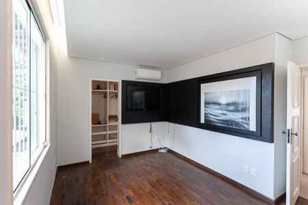Casa à venda com 316m², 3 quartos e 4 vagasSuíte 
