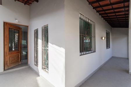 Casa à venda com 316m², 3 quartos e 4 vagasEntrada
