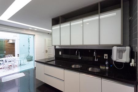 Casa à venda com 316m², 3 quartos e 4 vagasCozinha