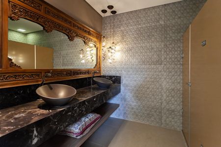 Casa à venda com 316m², 3 quartos e 4 vagasBanheiro social 2