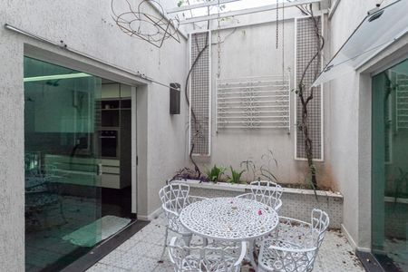 Casa à venda com 316m², 3 quartos e 4 vagasJardim de inverno