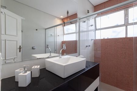 Casa à venda com 316m², 3 quartos e 4 vagasBanheiro da suíte 