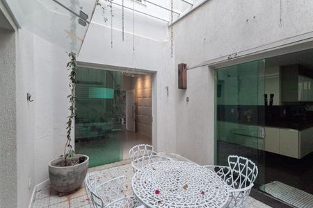 Casa à venda com 316m², 3 quartos e 4 vagasJardim de inverno
