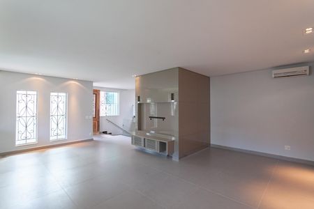 Casa à venda com 316m², 3 quartos e 4 vagasSala 1