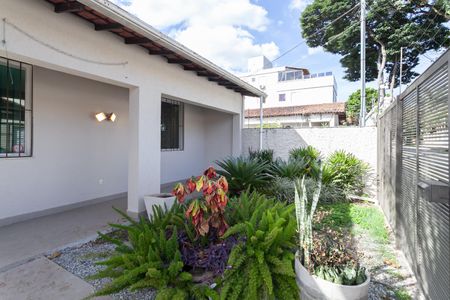 Casa à venda com 316m², 3 quartos e 4 vagasJardim