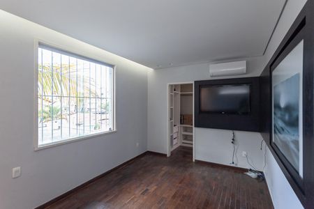Casa à venda com 316m², 3 quartos e 4 vagasSuíte 
