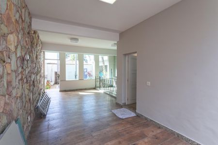 Casa à venda com 316m², 3 quartos e 4 vagasGaragem