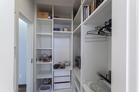 Casa à venda com 316m², 3 quartos e 4 vagasCloset da suíte