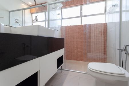 Casa à venda com 316m², 3 quartos e 4 vagasBanheiro da suíte 