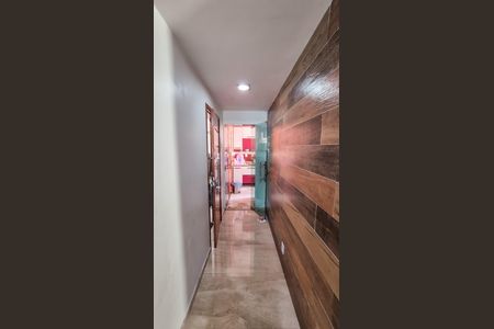 Apartamento à venda com 85m², 3 quartos e sem vagaCorredor de acesso a cozinha e área de serviço 