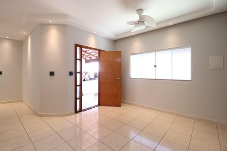 Casa para alugar com 153m², 3 quartos e 3 vagasSala