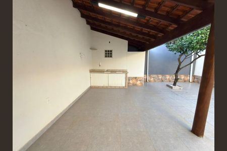 Casa para alugar com 3 quartos, 153m² em Cidade Jardim, Uberlândia