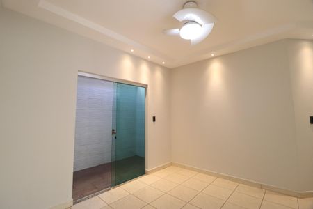 Sala 2 de casa para alugar com 3 quartos, 153m² em Cidade Jardim, Uberlândia