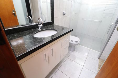 Casa para alugar com 153m², 3 quartos e 3 vagasBanheiro da Suíte 2