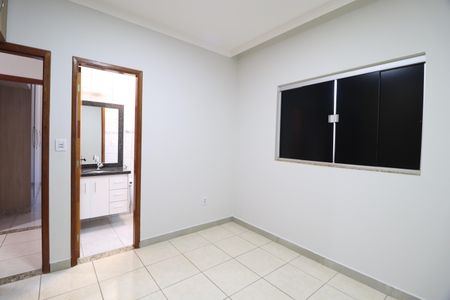 Casa para alugar com 153m², 3 quartos e 3 vagasSuíte