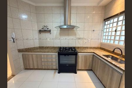 Cozinha de casa para alugar com 3 quartos, 153m² em Cidade Jardim, Uberlândia