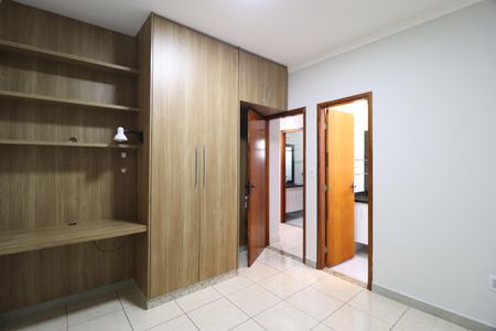 Casa para alugar com 153m², 3 quartos e 3 vagasSuíte