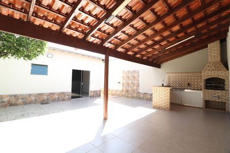 Casa para alugar com 153m², 3 quartos e 3 vagasVaranda