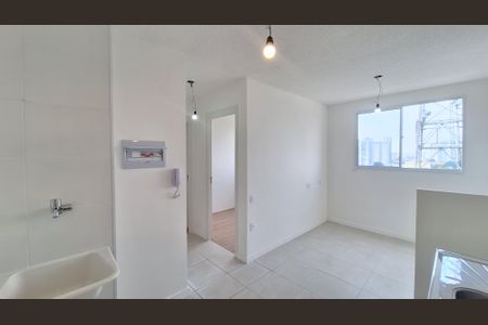Sala/Cozinha/Área de serviço  de apartamento para alugar com 2 quartos, 33m² em Barra Funda, São Paulo