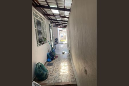 Casa à venda com 140m², 3 quartos e 4 vagasCorredor