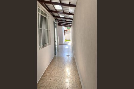 Casa à venda com 140m², 3 quartos e 4 vagasCorredor