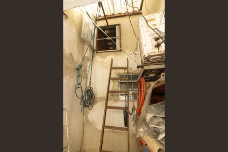 Casa à venda com 160m², 4 quartos e 3 vagasÁrea de Serviço - Acesso ao Sótão