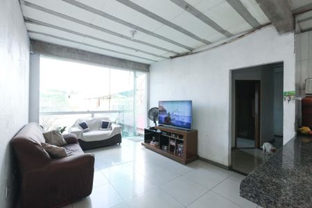 Casa à venda com 5 quartos, 360m² em Água Branca, Contagem