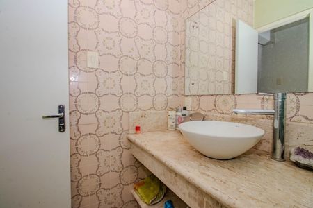 Casa para alugar com 250m², 4 quartos e 3 vagasBanheiro Social