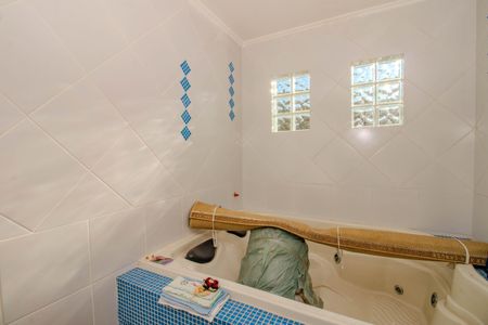 Casa para alugar com 250m², 4 quartos e 3 vagasBanheiro da Suíte