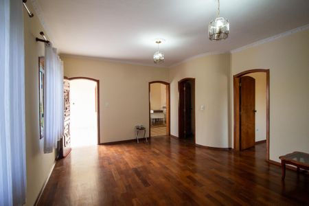 Sala de casa para alugar com 2 quartos, 150m² em Rio Acima, Votorantim