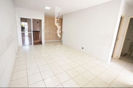 Casa de condomínio para alugar com 73m², 3 quartos e 2 vagas