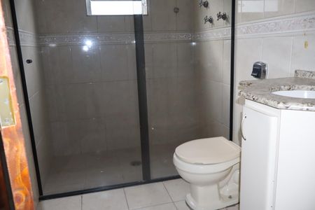 Casa à venda com 250m², 3 quartos e 2 vagasBanheiro 1
