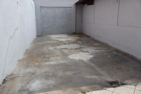 Casa à venda com 250m², 3 quartos e 2 vagasQuintal