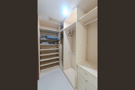 Apartamento para alugar com 53m², 1 quarto e 1 vaga Apartamento para alugar com 53m², 1 quarto e 1 vagaCloset