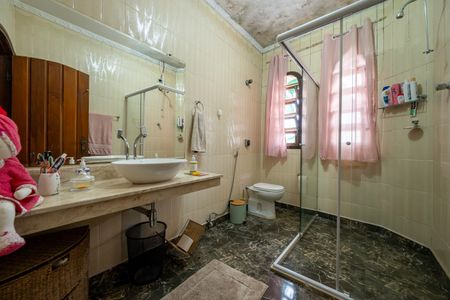 Casa para alugar com 473m², 3 quartos e 10 vagasBanheiro