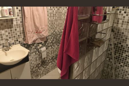 Casa à venda com 300m², 2 quartos e 1 vagaBanheiro 1