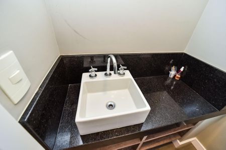 Apartamento para alugar com 61m², 2 quartos e 1 vagaLavabo