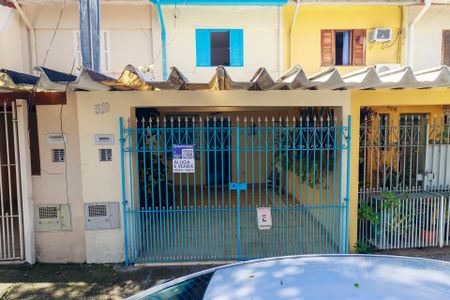 Casa para alugar com 56m², 2 quartos e 2 vagasFachada